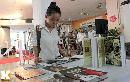 Người dân TPHCM làm lễ tưởng niệm Đại tướng - 7