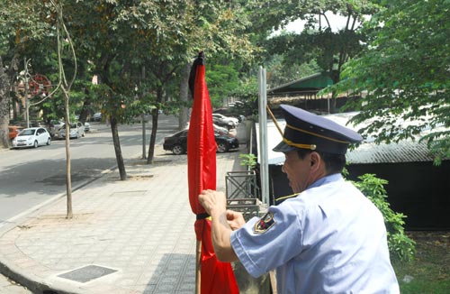 Chính thức treo cờ rủ để tang Đại tướng - 13