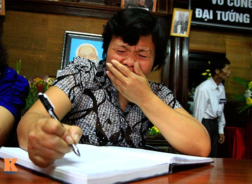 Quốc tang: Nước mắt từ Lệ Thủy - 4