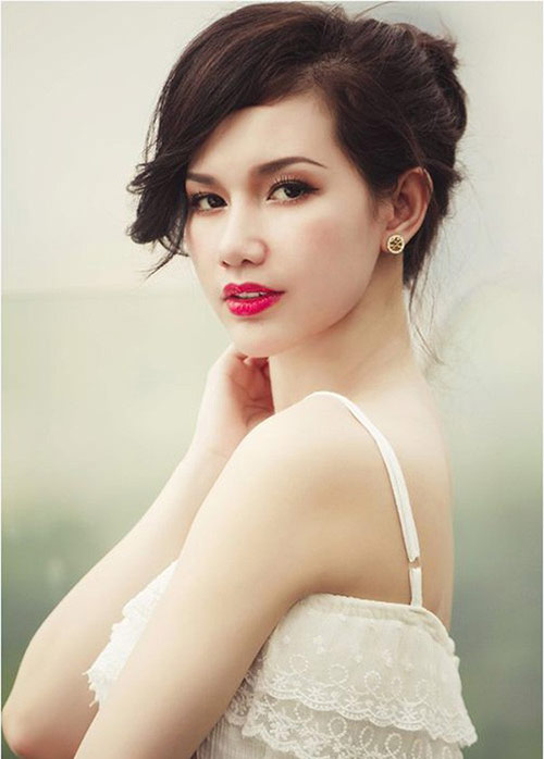 Hot girl Việt hậu phẫu thuật thẩm mỹ - 8