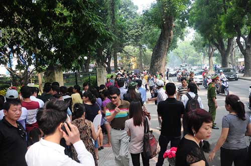 Ảnh: Người dân nghẹn ngào viếng Đại tướng - 10