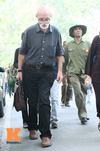 Ảnh: Người dân nghẹn ngào viếng Đại tướng - 6