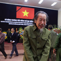 Tin tức trong ngày - Ảnh: Người dân nghẹn ngào viếng Đại tướng