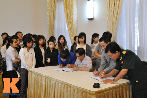 TPHCM: Người dân khóc thương tiễn biệt Đại tướng - 3