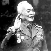 Tin tức trong ngày - Nước mắt trong sổ tang Đại tướng Võ Nguyên Giáp