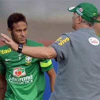 Bóng đá - Mourinho bảo Neymar ăn vạ, Scolari đáp trả