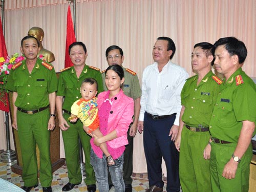 Đón con của bạn ở nhà trẻ, đem đi bán - 2