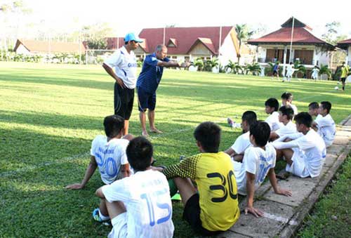 "Các báu vật" được Arsenal, HAGL mua bán thế nào? - 2