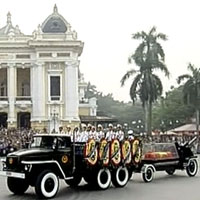 Tin tức trong ngày - Video linh cữu Đại tướng qua các phố Thủ đô