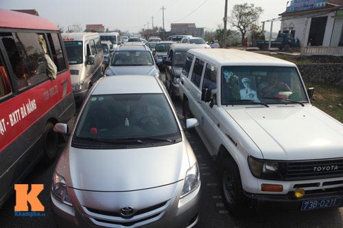 Đường đến Vũng Chùa: Người, xe kẹt cứng - 3