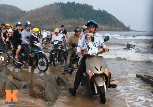 Vượt đèo, lội nước, lập bàn thờ Tướng Giáp - 9