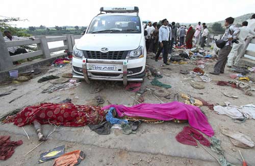 Vụ giẫm đạp ở Ấn Độ: Cảnh tượng kinh hoàng - 9