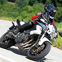 Ô tô - Xe máy - Benelli BN600i: Mạnh mẽ, nam tính