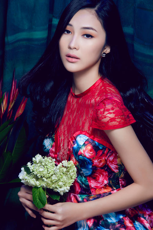 Hot girl Việt gợi cảm cùng cỏ hoa - 10