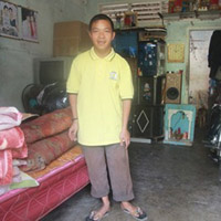 Tin tức trong ngày - “Chàng khờ” trúng 2 giải độc đắc vẫn đi bán vé số