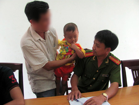 72 giờ truy tìm kẻ bắt cóc bé trai 21 tháng tuổi - 3