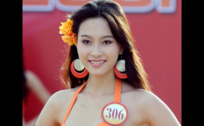 Đặng Thu Thảo vượt qua hàng loạt đối thủ tại cuộc thi Hoa hậu Việt Nam 2012 vì vẻ đẹp tự nhiên.

