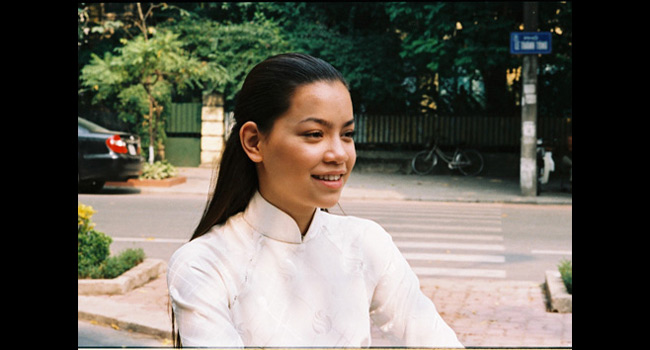 Cô gái giản dị trong phim Chiến dịch trái tim bên phải (năm 2005)
