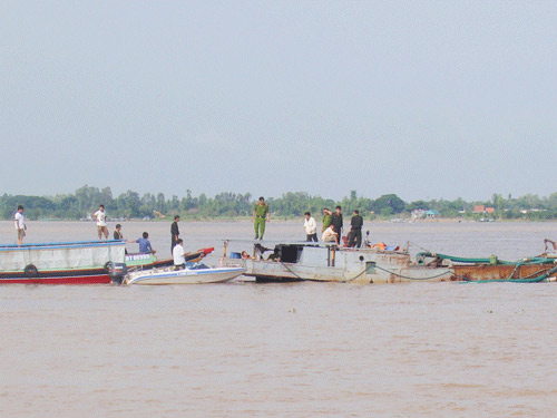 Đồng Tháp: Đình chỉ công tác một Chủ tịch huyện - 1