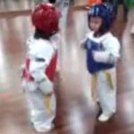 Thể thao - Cười đau ruột với trận đấu Taekwondo nhí