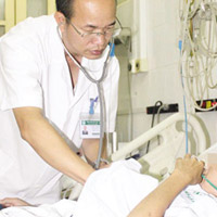 Sức khỏe đời sống - Nghề nguy hiểm: Bác sỹ tận tâm với bệnh nhân HIV