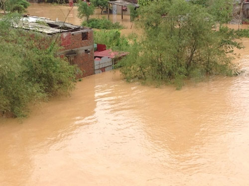 Bão, lũ lịch sử quần nát Quảng Bình - 5