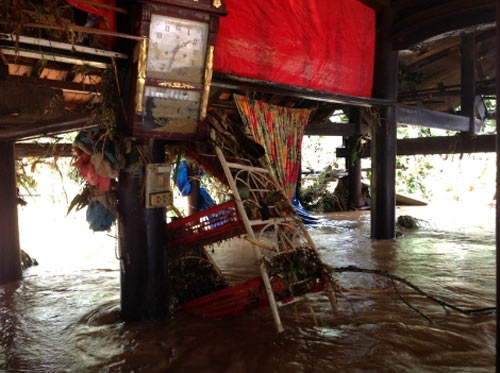 Bão, lũ lịch sử quần nát Quảng Bình - 7