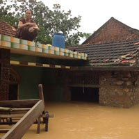 Tin tức trong ngày - Bão, lũ lịch sử quần nát Quảng Bình