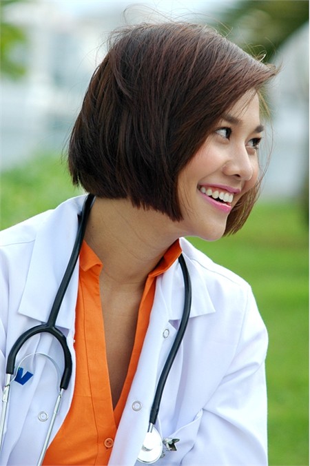 Những bác sĩ ấn tượng nhất phim Việt - 1