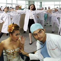 Hậu trường phim - Những bác sĩ ấn tượng nhất phim Việt