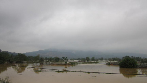 Lũ nhấn chìm nhà dân, 8 người chết và mất tích - 3