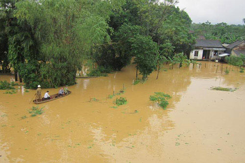 Lũ nhấn chìm nhà dân, 8 người chết và mất tích - 5