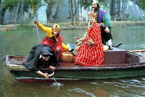 Bát Giới hám gái, ngã xuống sông - 4