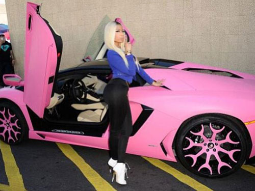 Nicki Minaj khoe Lamborghini Aventador màu hồng - 4