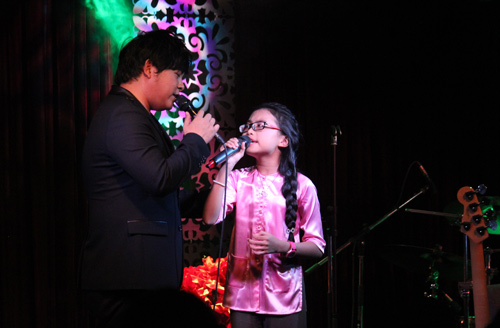 Quang Lê tặng Mỹ Chi micro 200 triệu đồng - 4