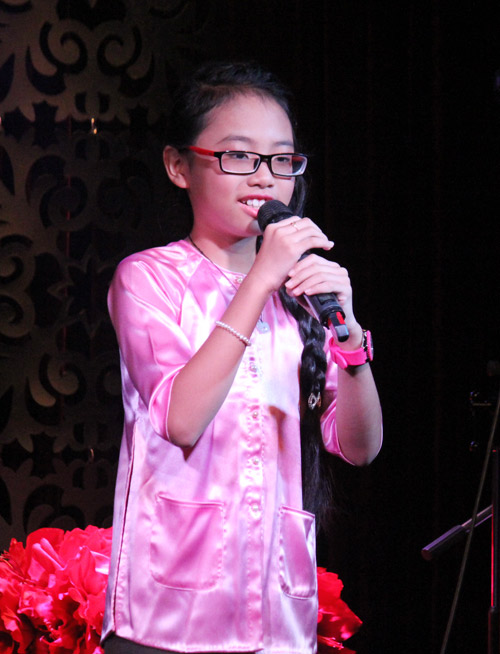 Quang Lê tặng Mỹ Chi micro 200 triệu đồng - 7