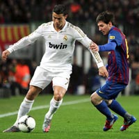 “Messi lừa bóng giỏi hơn Ronaldo”