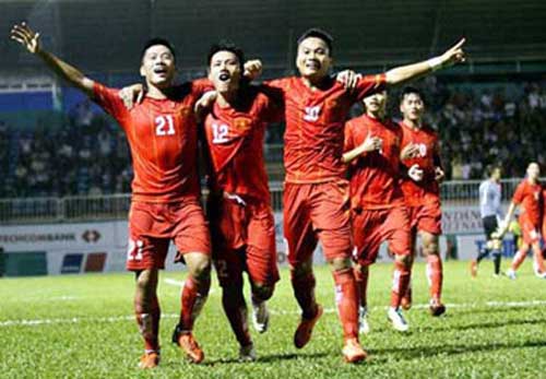 Vấn đề của bóng đá Việt Nam: Cầu thủ “xé rào” - 1