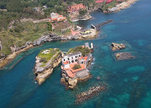 Khám phá hòn đảo bị nguyền rủa ở Ý - 1