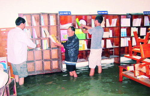 Những cảnh đời trong lũ dữ - 9