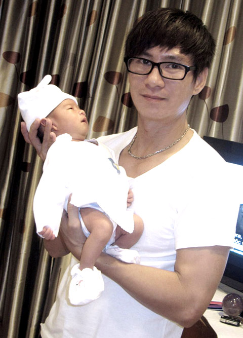 Những ông bố cưng chiều con nhất Vbiz - 9