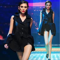 Thời trang - Hoàng Yến lại lộ hình thể xấu