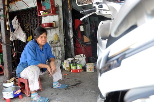 Những phụ nữ Sài Gòn làm việc của đàn ông - 15