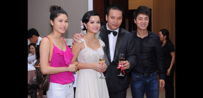 Thủy Anh cũng có mối quan hệ khá thân thiết với một số ca sỹ như Trang Pháp, Lê Hiếu, Văn Mai Hương...
