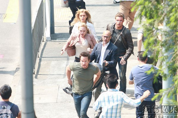 Lý Băng Băng cực ngầu trong Transformers 4 - 6