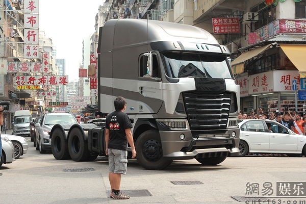 Lý Băng Băng cực ngầu trong Transformers 4 - 10