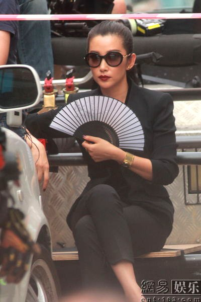 Lý Băng Băng cực ngầu trong Transformers 4 - 8