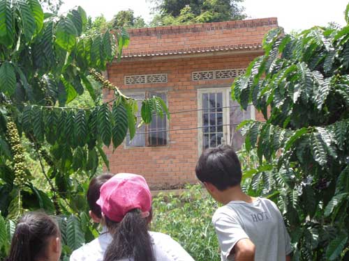 Uẩn khúc vụ thiếu nữ 20 tuổi bị cha “cầm tù” - 3