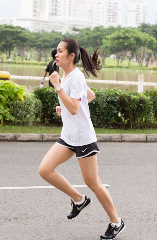 Hà Tăng rạng rỡ bên 8 hotboy - 4