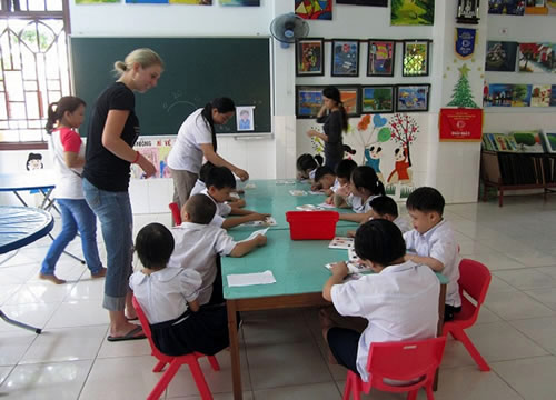Cô sinh viên Mỹ và tình yêu trẻ Việt - 1